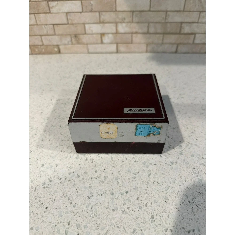 ARMITRON VINTAGE DIGITAL ARMITRON VINTAGE DIGITAL WATCH 802023 read description